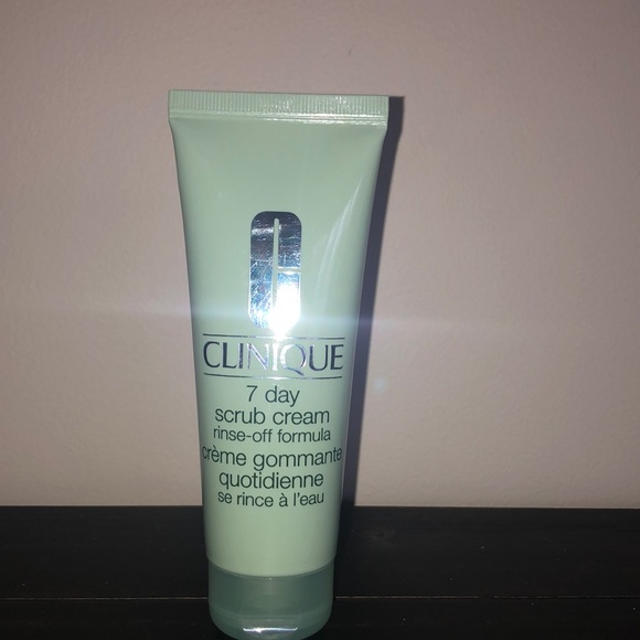 Clinique 7 day scrub cream rinse off formula - Picture 2 of 10